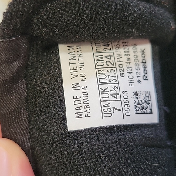 Don't walk.  ... run!!@   🐆 reebok ♡ - Picture 3 of 3